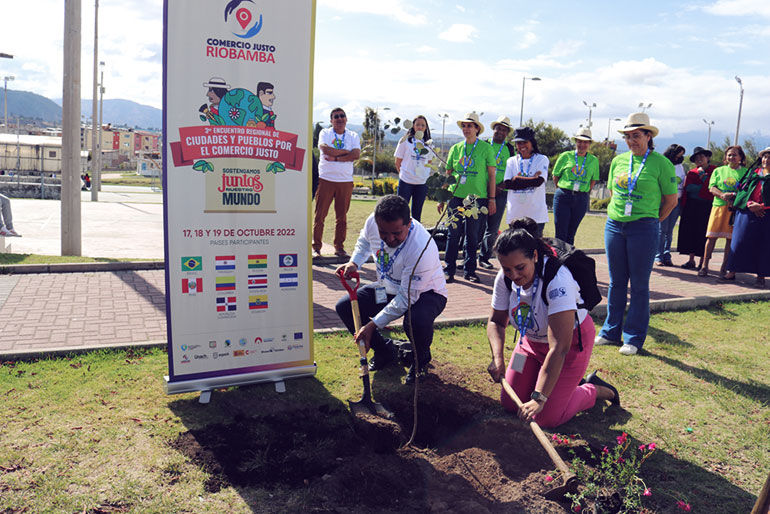 CLAC_TreeChallenge_Historias_post_RiobambaSiembra02_770x514